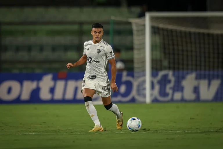 Atlético-MG recebe R$ 24 milhões e Vera fica perto de saída