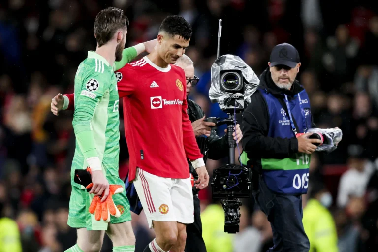 De Gea ironiza possível renovação de Cristiano Ronaldo com o Al-Nassr: "Jogando de graça"