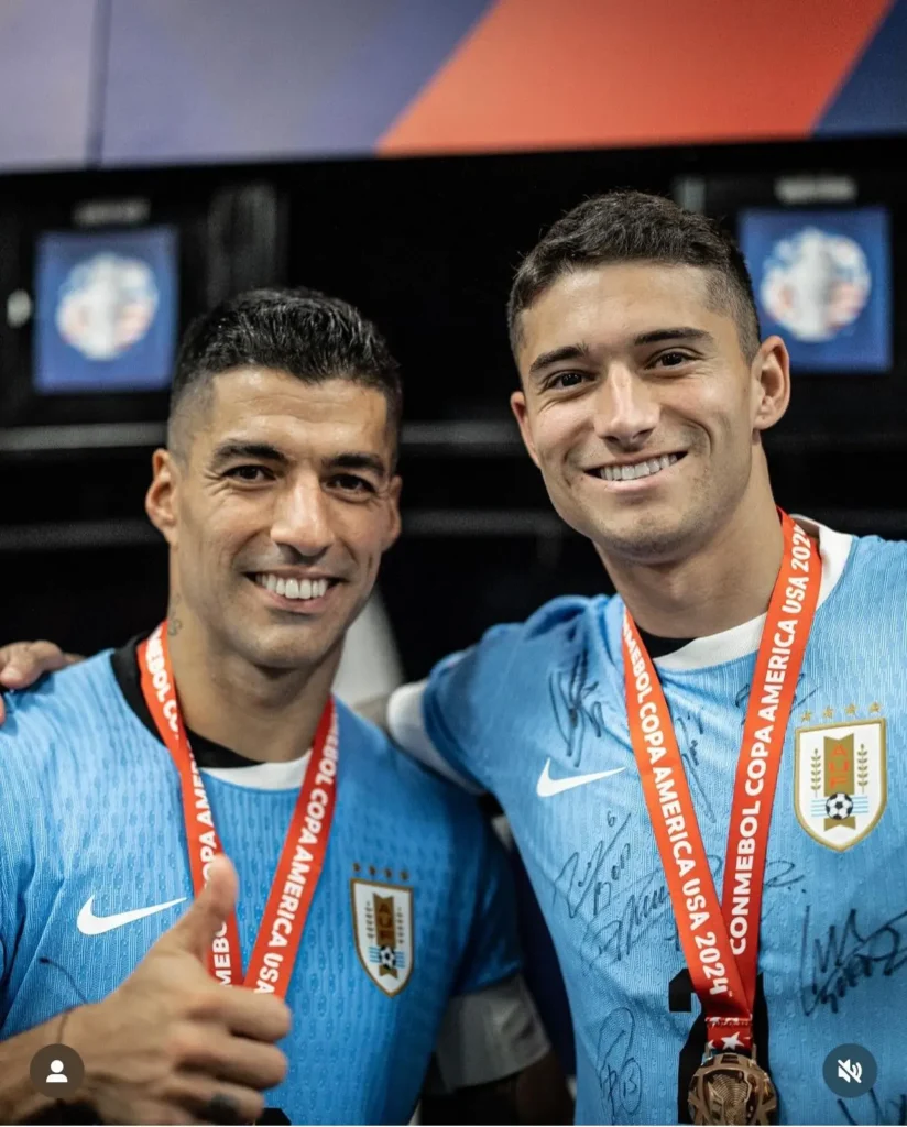 Emi Martínez exalta força da América e cita idolatria por Suárez após embate com europeus.