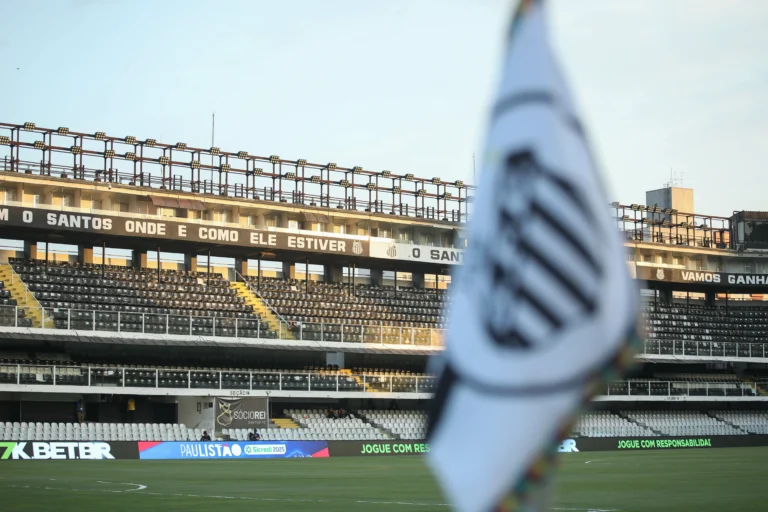 Santos e Botafogo: onde assistir, horário e prováveis escalações