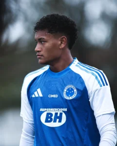 Técnico do Cruzeiro que descobriu Mbappé promove base: veja o balanço
