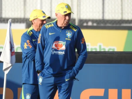 Ancelotti inicia treinos da Seleção Brasileira com elenco parcialmente reunido