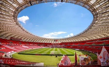 Interacional moderniza Beira-Rio com troca de telões durante pausa para o Mundial de Clubes