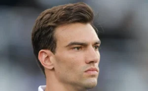 Pedrinho Acelera Negociação por Renovação de Léo Jardim no Vasco