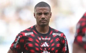 Flamengo considera poupar De La Cruz em jogo contra o Chelsea, com retorno de Alex Sandro previsto