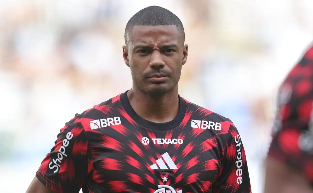 Flamengo considera poupar De La Cruz em jogo contra o Chelsea, com retorno de Alex Sandro previsto