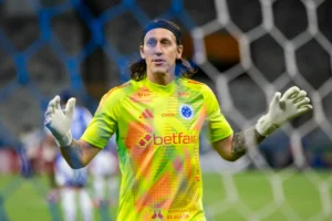 Cássio no Cruzeiro: Queda na média de gols e Top-10 em defesas difíceis – confira os números