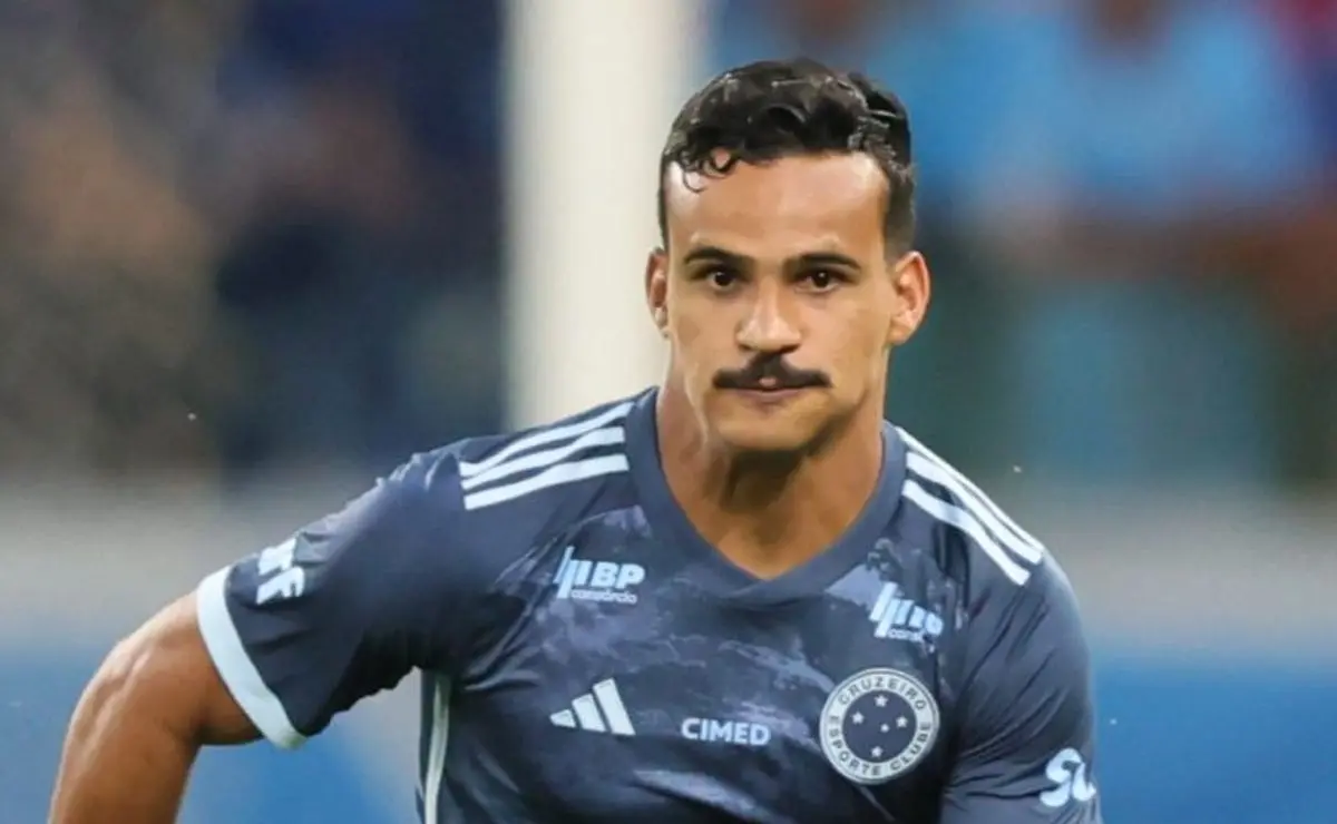Heverton Guimarães zomba e sugere "pagamento" do Chelsea a Kaiki para ter Estêvão