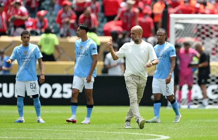 Manchester City Multado em R$ 8 Milhões por Atrasos em Intervalos