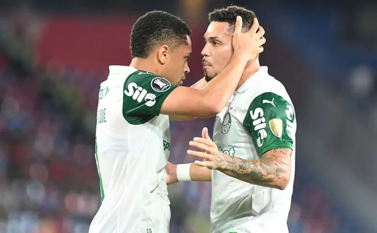 Vitor Roque e Paulinho: Reforços do Palmeiras Seguem Sem Balançar as Redes no Mundial