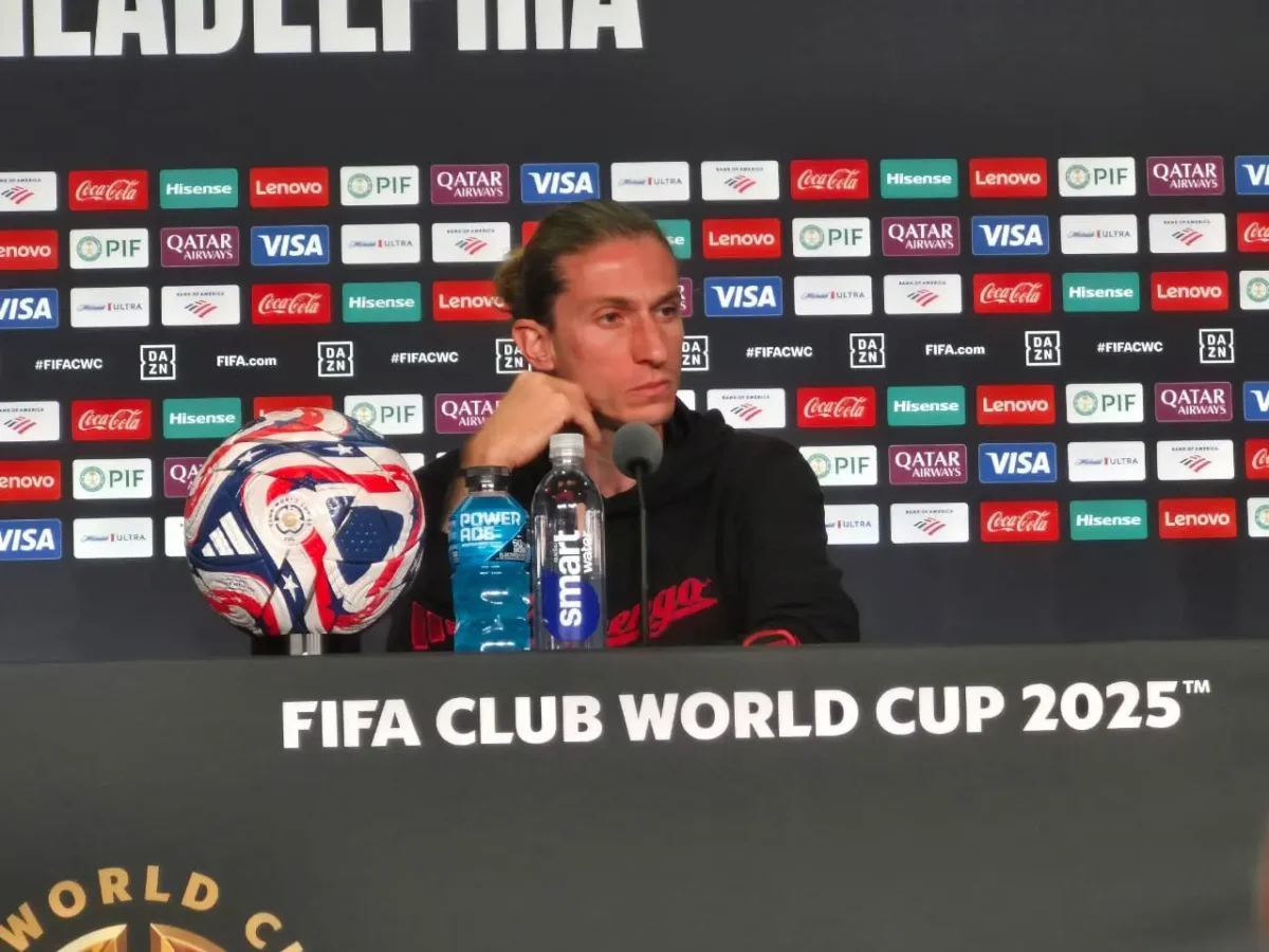 Filipe Luís projeta "jogo de sacrifício" ante o Chelsea, sem abrir mão da convicção