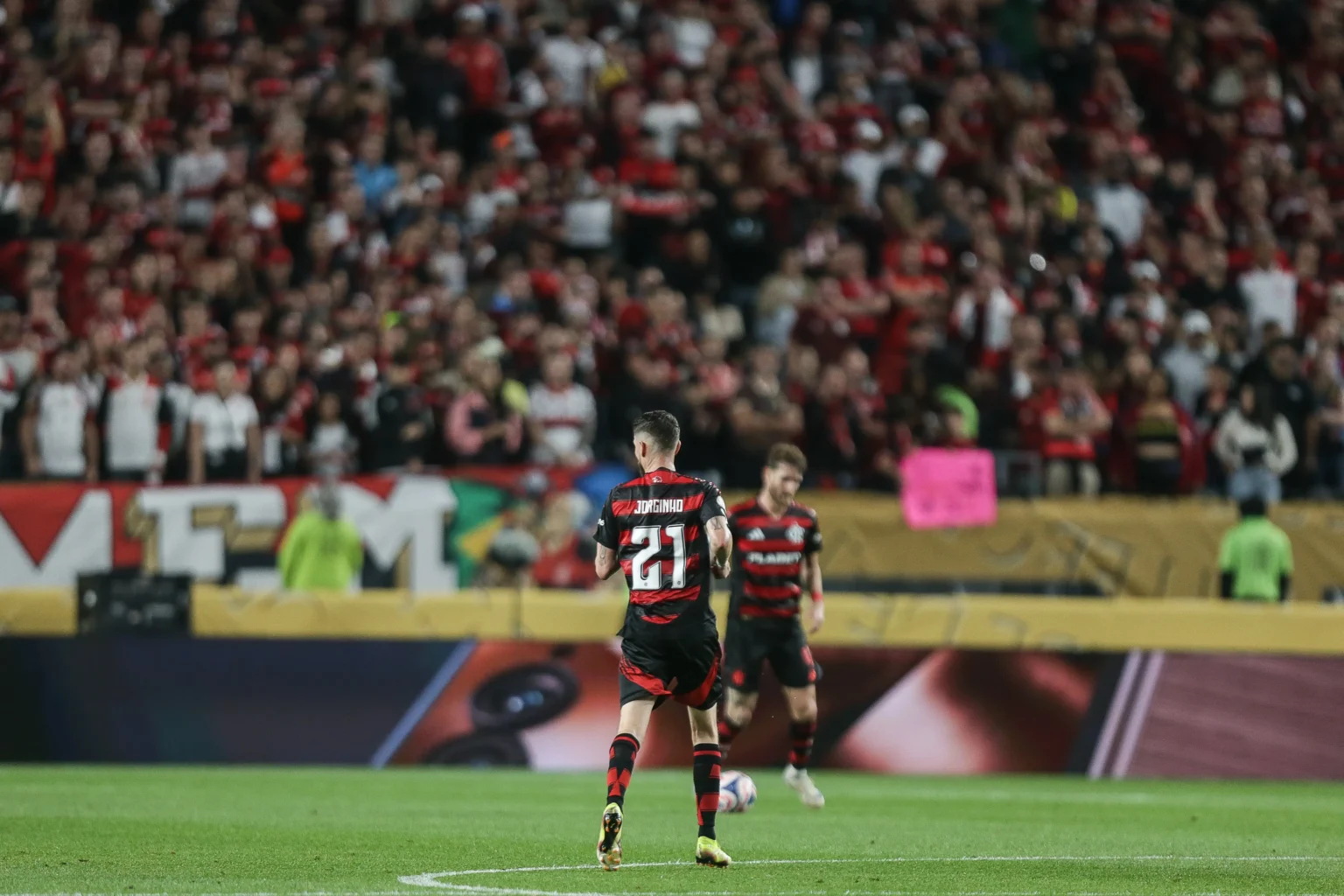 Jorginho, ex-Chelsea, do Flamengo, surpreende com saída para rival após ser terceiro melhor do mundo