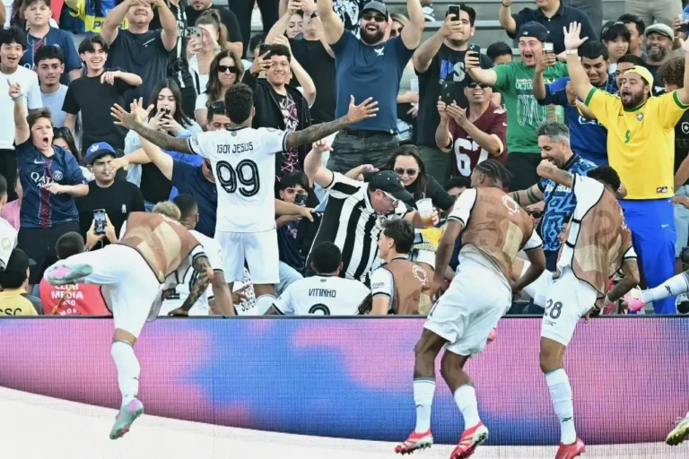 Botafogo Imortaliza-se ao Vencer o PSG em Desafio Épico