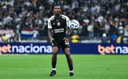 Opinião da Fiel: Avaliação de Cacá no Corinthians no 1º Semestre, Segundo Enquete de Portal