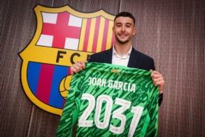Joan García é Apresentado pelo Barcelona: "Dia tão Esperado"