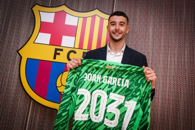 Joan García é Apresentado pelo Barcelona: "Dia tão Esperado"