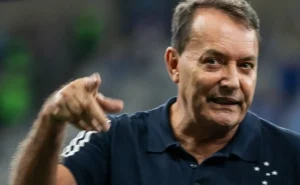 Cruzeiro persiste em negociação por Victor Gabriel, enquanto Pedrinho BH se mantém firme.