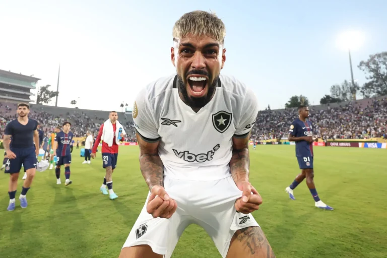 Barboza Exalta Humildade do Botafogo Após Triunfo Contra o PSG e Declara: "Não Tememos Ninguém"