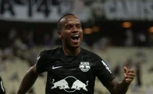 Toluca se manifesta sobre Helinho: Empréstimo ao Grêmio gera insatisfação
