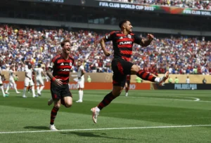 Danilo Mantém Invencibilidade Contra o Chelsea em Surpreendente Escalação do Flamengo: "Não era Improvável"