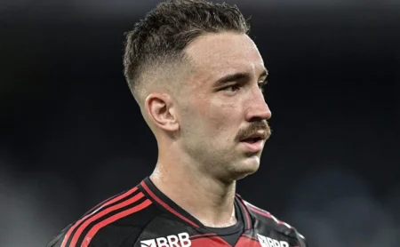 Filipe Luís esclarece razão da falta de Léo Ortiz em Flamengo versus Chelsea: “As decisões são tomadas”
