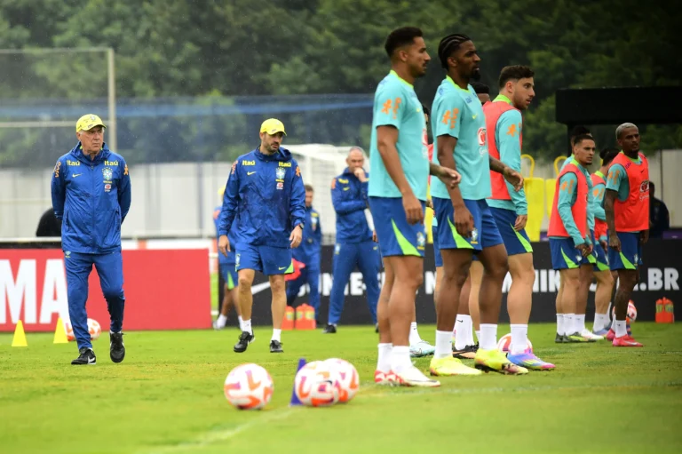 Ancelotti Realiza Treino com Elenco Completo e Indica Possível Escalação da Seleção