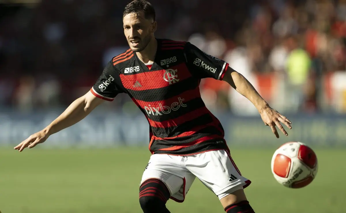 Viña: Retorno pode selar futuro na lateral do Flamengo