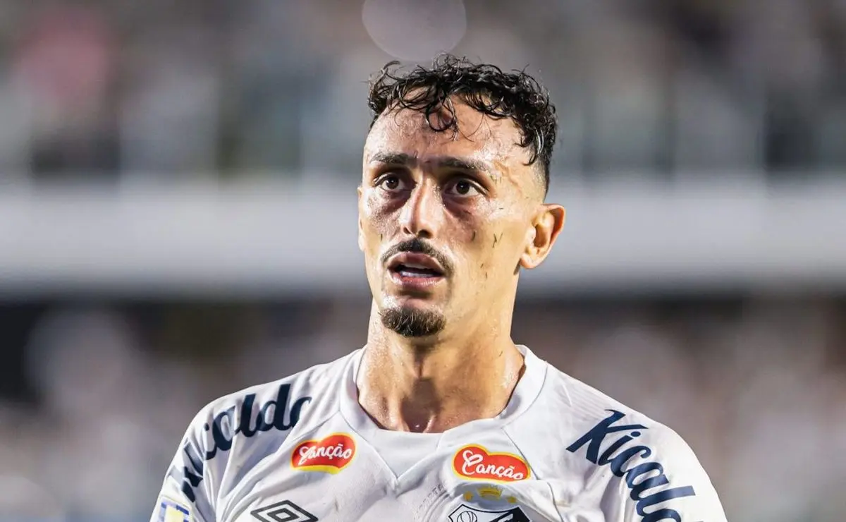 São Paulo Desiste de Pituca e Foca em Centroavante no Mercado