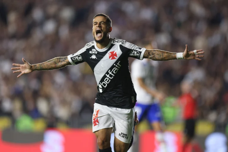 Coutinho Busca Rescisão com Aston Villa para Retornar ao Vasco