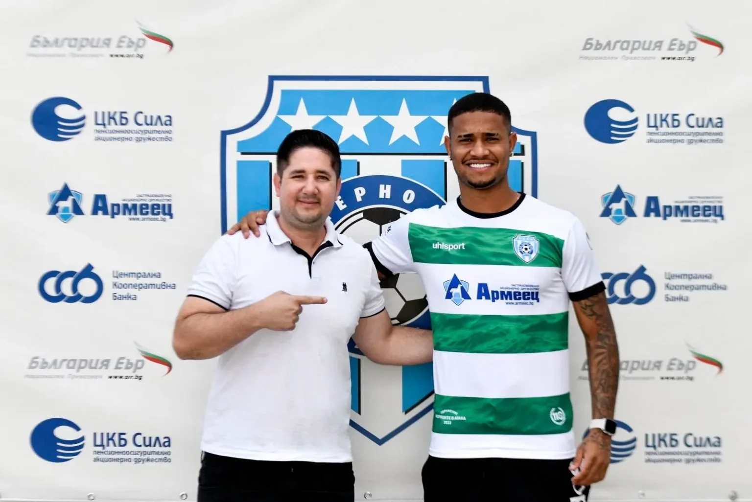 América-MG negocia com atacantes da Série A e da Bulgária: clube avança