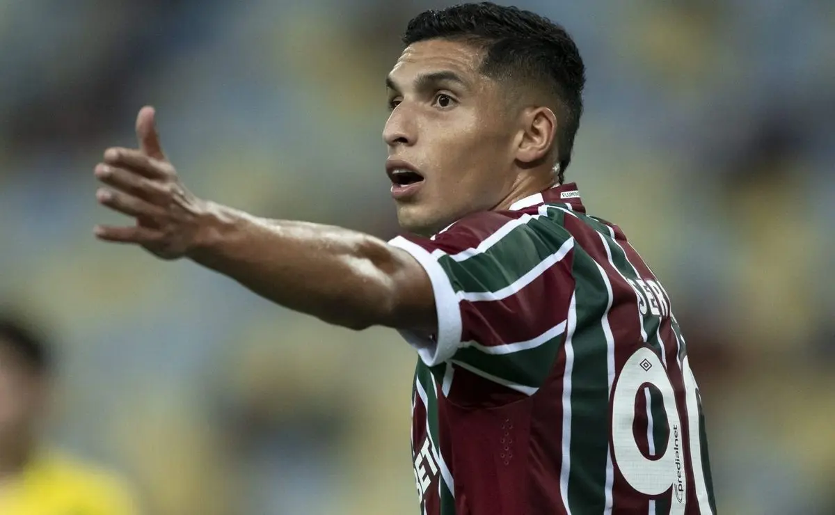 Saída de atacante do Fluminense: Empresário de Serna fala sobre futuro após o Mundial.