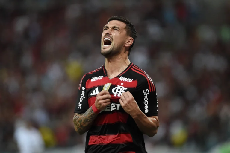 Jornal espanhol "alerta" europeus sobre Arrascaeta do Flamengo na Copa do Mundo de Clubes