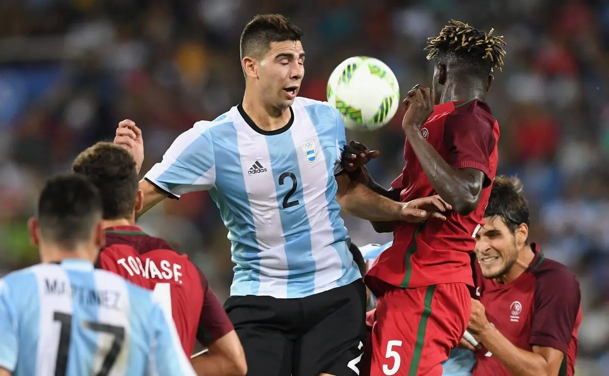 Santos mira contratação do zagueiro argentino Gianetti, da Udinese, com aval de Alexandre Mattos