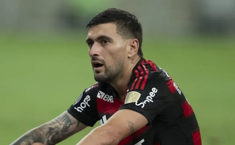Arrascaeta fala sobre futuro na Europa e surpreende torcedores do Flamengo