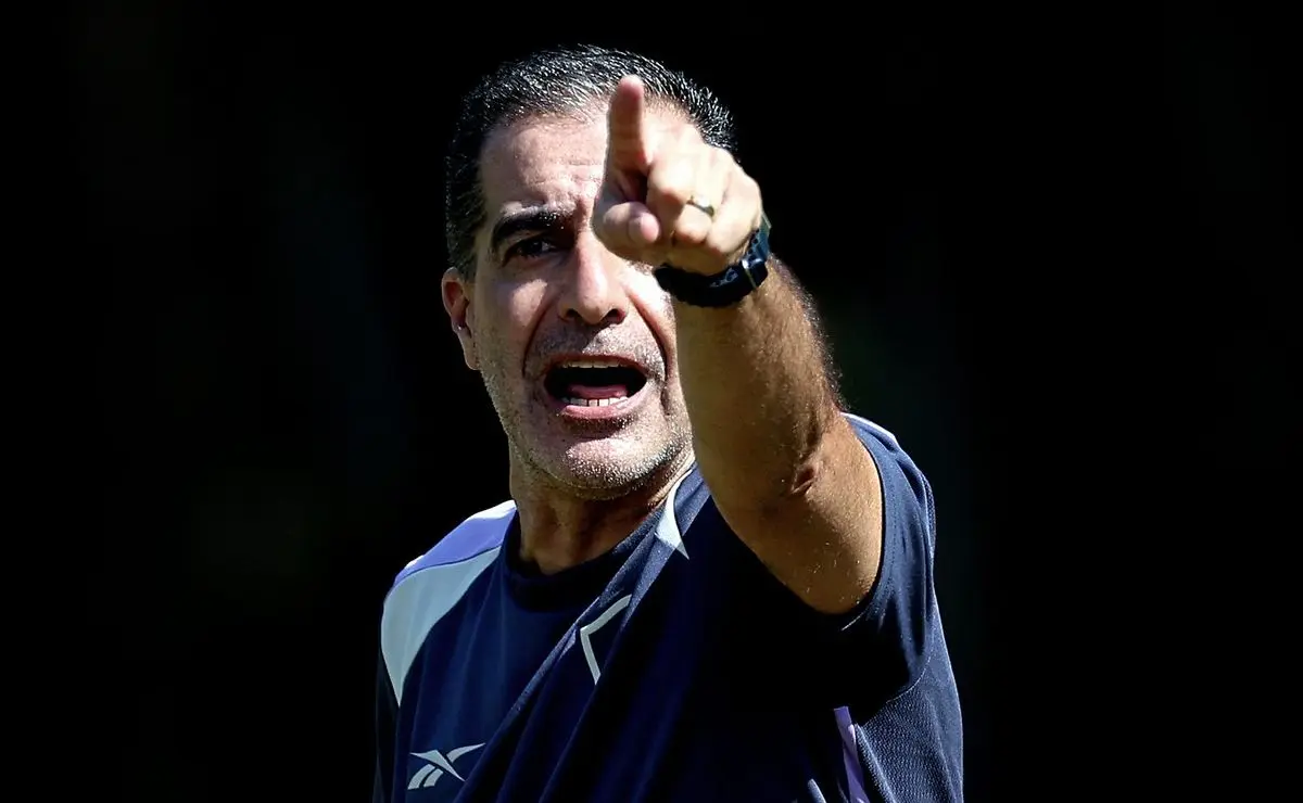 Botafogo Busca Reforços Após Saídas e Necessidades Urgentes no Elenco, Diz Paiva
