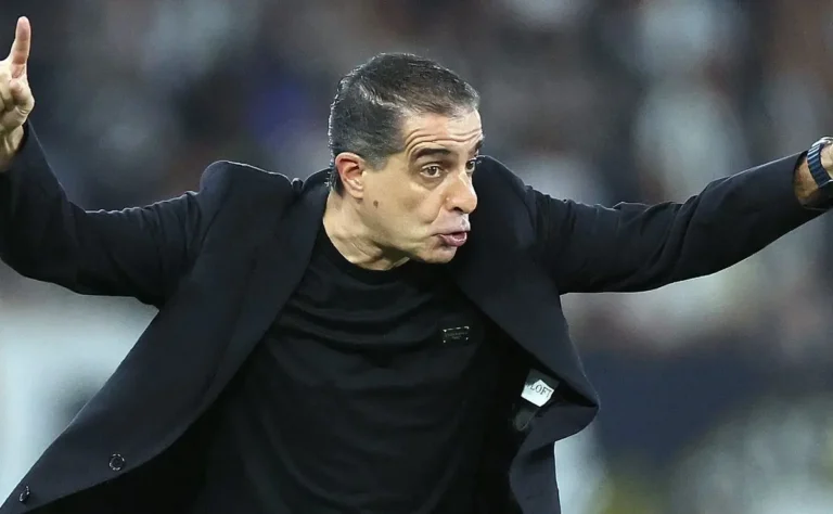 Paiva expressa insatisfação com gols tomados, apesar da vitória no Brasileiro