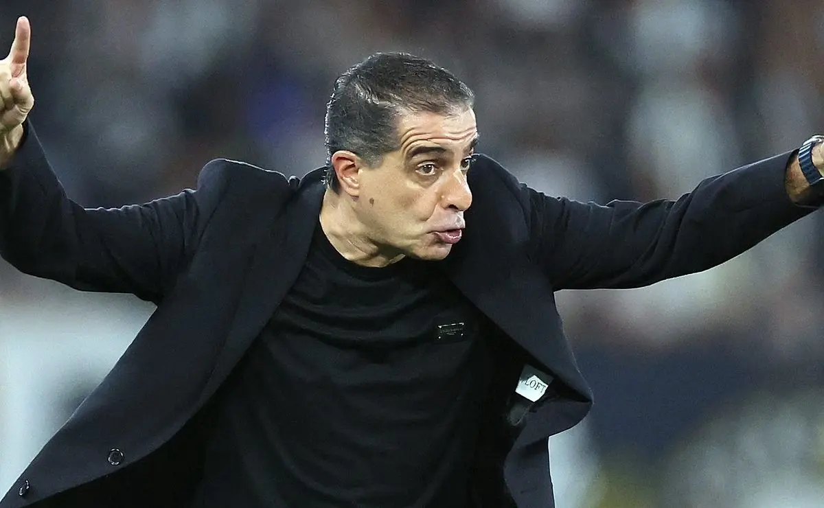 Paiva expressa insatisfação com gols tomados, apesar da vitória no Brasileiro