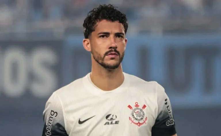 Corinthians Debate Futuro de Gustavo Henrique: Saída Gratuita Preocupa