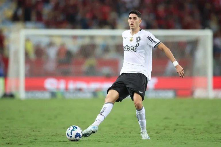 Botafogo acerta venda de Jair ao Nottingham Forest, além de Igor Jesus
