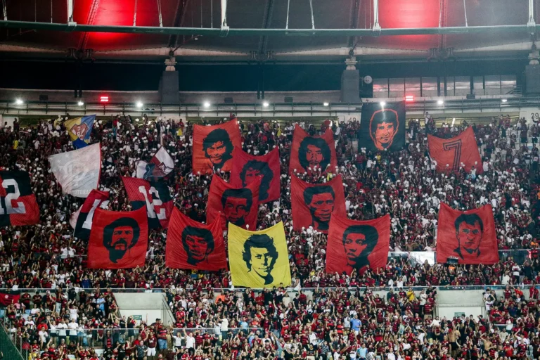 Tita publica foto de campeão após ser ignorado em mosaico da torcida do Flamengo: "Ninguém vai apagar"