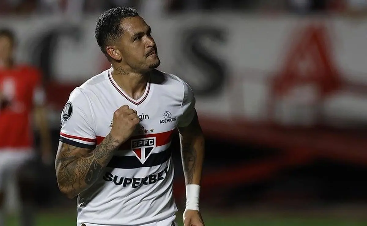 São Paulo Foca em Treinos Intensos para Duelo com o Vasco e Busca Ascensão no Brasileirão