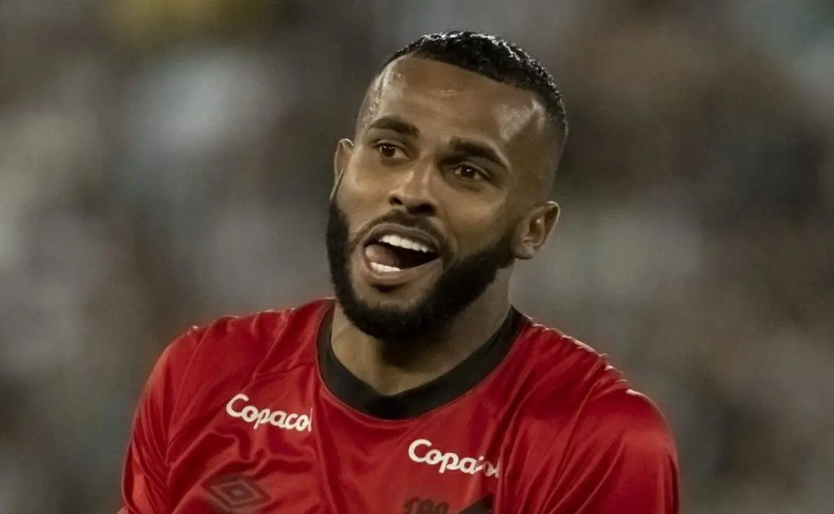 Mano Menezes exalta Alex Santana após desempenho pelo Grêmio