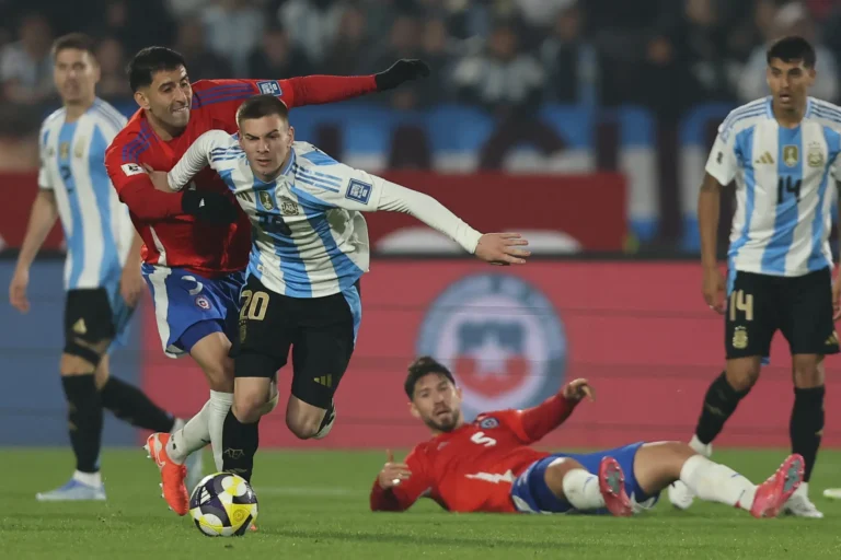 Real Madrid fecha com promessa de 17 anos do River Plate; estreia em pauta