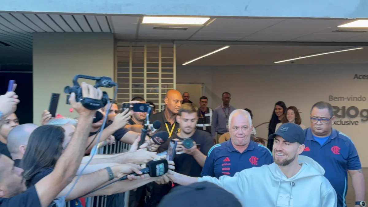 Jorginho chega ao Rio de Janeiro para se juntar ao Flamengo