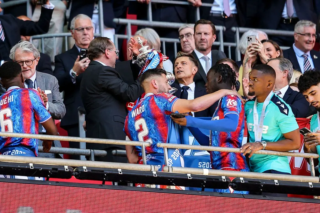 Crystal Palace pode ficar fora da Liga Europa: UEFA rejeita apelo de Textor e sócios