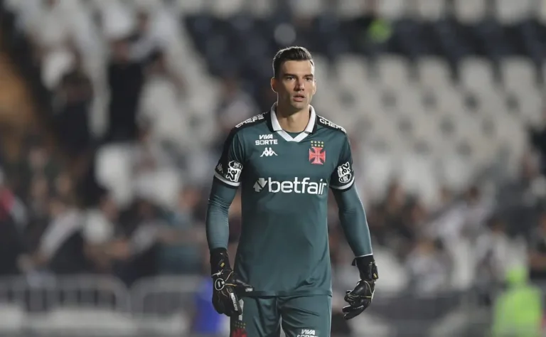 Santos: Brazão segue como opção no gol, após descartar Léo Jardim