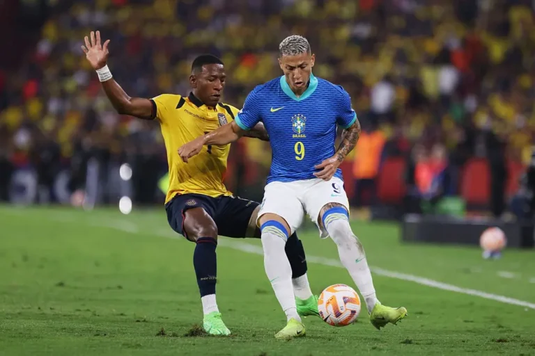Richarlison reconhece posição na Seleção e foca no Paraguai: "Temos que dominar"