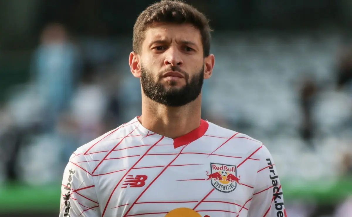 Juninho Capixaba analisa Léo Ortiz, do Flamengo, e tece elogios ao zagueiro: “Muito diferente”