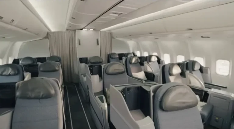 Palmeiras nos EUA: como a Academia de Futebol viaja em avião executivo com feijão na bagagem