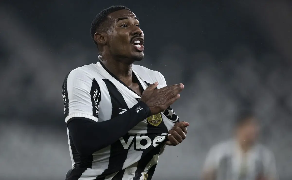 Botafogo Refuta Proposta Milionária do Brighton por Cuiabano e Define Valor para Negociação